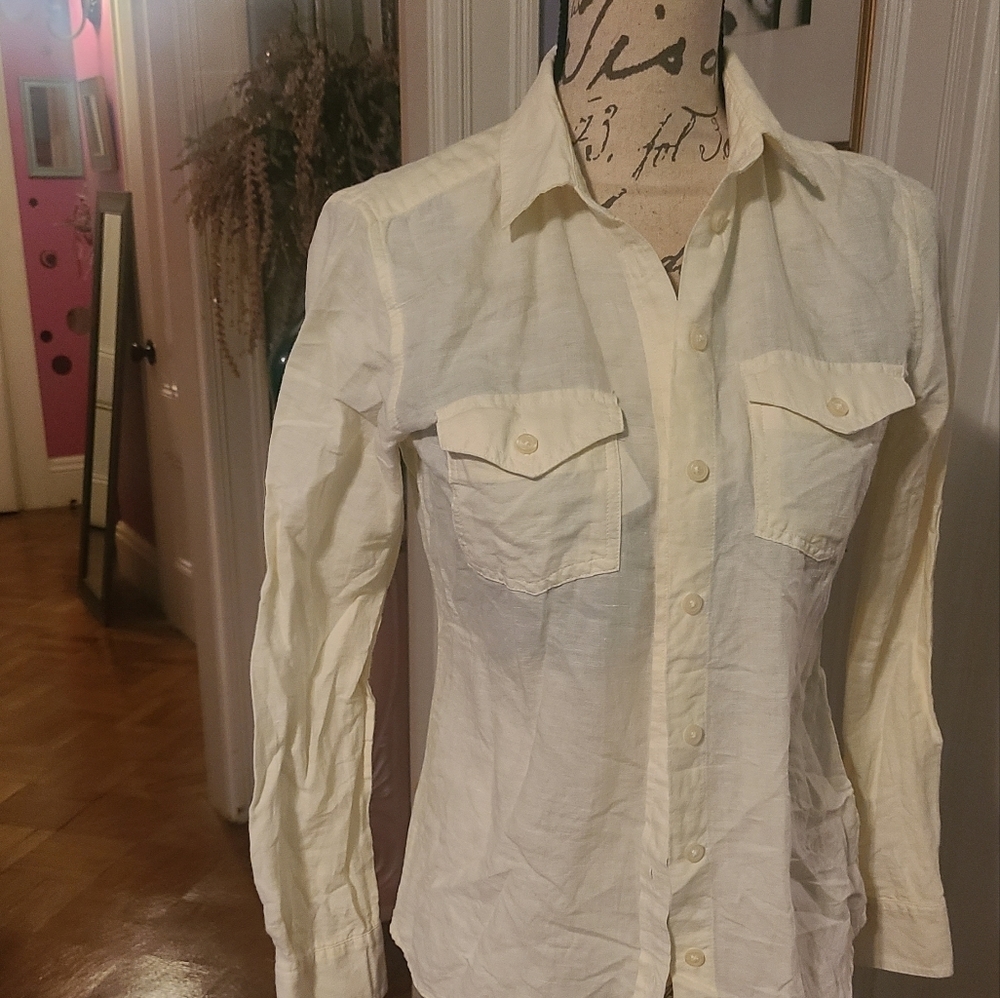 NEW BUTTON DOWN BANANA REPUBLIC WHITE SHIRT ITS LIKE A LINEN XS hp🔥🔥